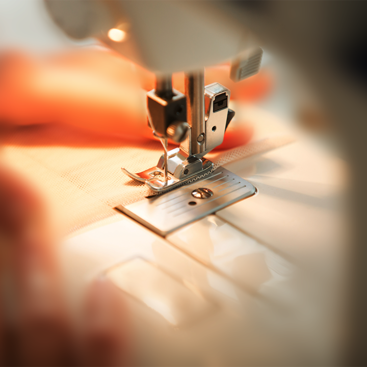 light%20Bulb%20screw%20type%20E12%20110V/%20120%20Warm%20for%20Sewing%20machines%20-%20Image%202