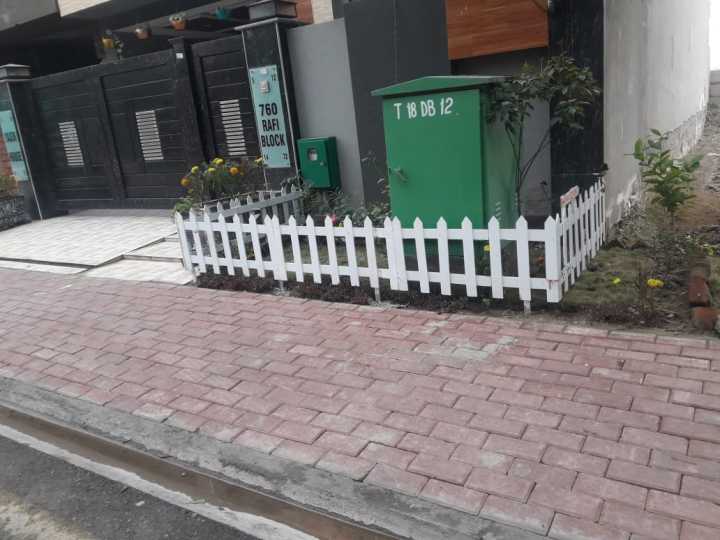 Creative%20Home%20Collection%20Wooden%20Picket%20Fence%20Garden%20Lawn%20Edging%20Yard%20Outdoor%20Tree%20Fencing%20-%20Image%204