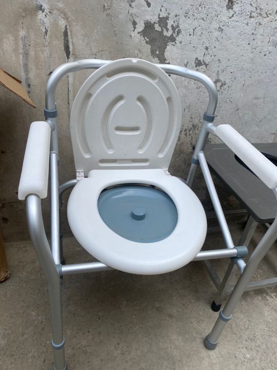 Imported%20China%20Aluminum%20Height%20Adjustable%20And%20Foldable%20Toilet%20Commode%20Chair%20-%20Image%206