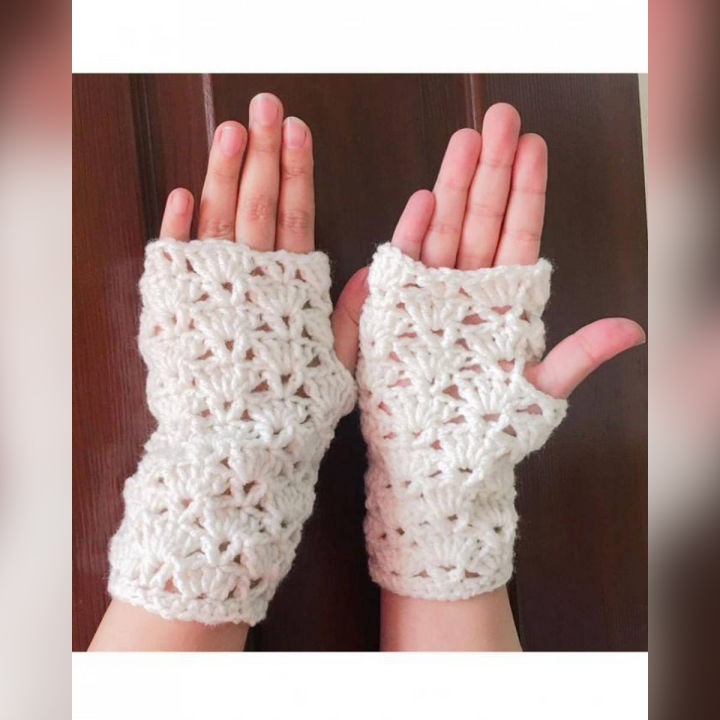 White Butterfly Stitches Wool Gloves for Women - LWNG(a)