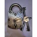 pad lock heavy duty desi pad lock with two keys. 
