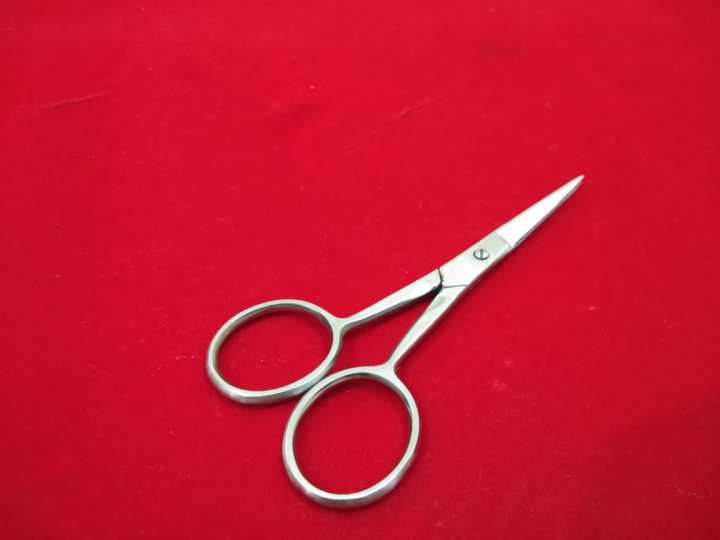 Nose%20Mustache%20Scissor%203.5-Ks%20-%20Image%205