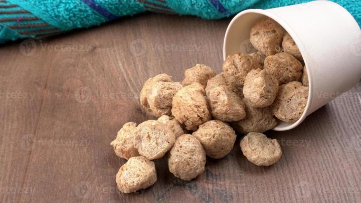 SOYA%20CHUNKS%20IMPORTED%20FROM%20INDIA%20100G%20-%20Image%204