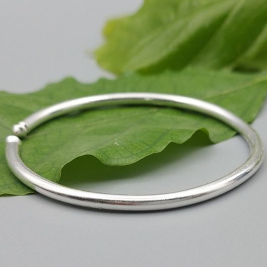 Silver%20Fashion%20Thin%20Kara%20-%20Mens%20Kara%20-%20High%20Quality%20Stainless%20Steel%20thin%20Kara%20-%20Flat%20Thin%20Kara%20For%20Boys%20-%20Image%204