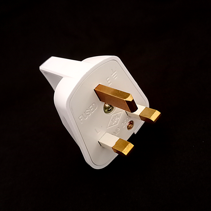 13A%20Flat%203%20Pin%20Male%20Power%20Cord%20Plug%20with%20Fuse%20Protection%20High%20Quality%20-%20Image%204