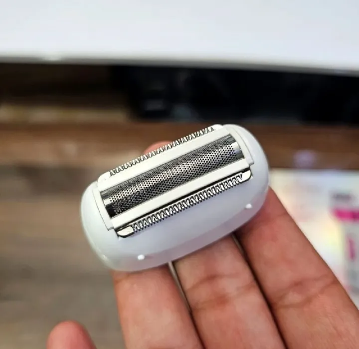 DL-6021%20Daling%203-In-1%20Rechargeable%20Grooming%20Kit%20For%20Women%20-%20Image%204