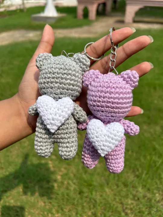 lovely%20runner%20couple%20crochet%20keychains%20-%20Image%202