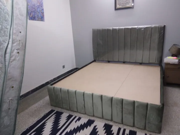 Stylish%20plush%20valvet%20bed,%20Furniture%20Factory%20-%20Image%204