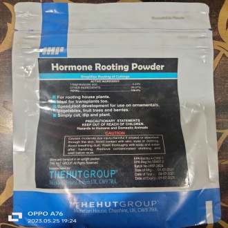 Hormone%20Rooting%20Powder%20For%20Plants%20,%20Grow%20your%20New%20plants%20&%20Trees%20from%20Cuttings%20(GREENLAND)%20-%20Image%202