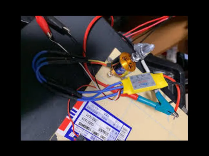 30A%20BLDC%20ESC%20Electronic%20Speed%20Controller%20-%20Image%204