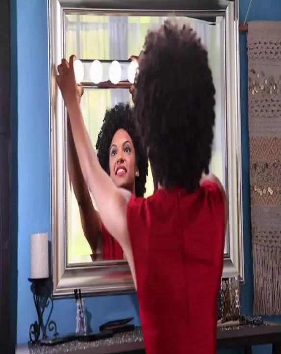 Studio%20Glow%20Makeup%20Amazing%20Lights%20Vanity%20Make%20Up%20Light%20Four%20LED%20Bulb%20Lamp%20Super%20Bright%20Portable%20Cosmetic%20Mirror%20Light%20-%20Image%205