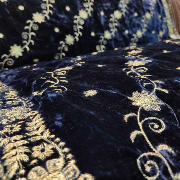 Velvet%20Shawl%20Heavy%20Embroidred%20-%20Best%20for%20Winter%20-%20Bridal%20Shawl%20-%20Shawl%20for%20Wedding%20-%20Image%203
