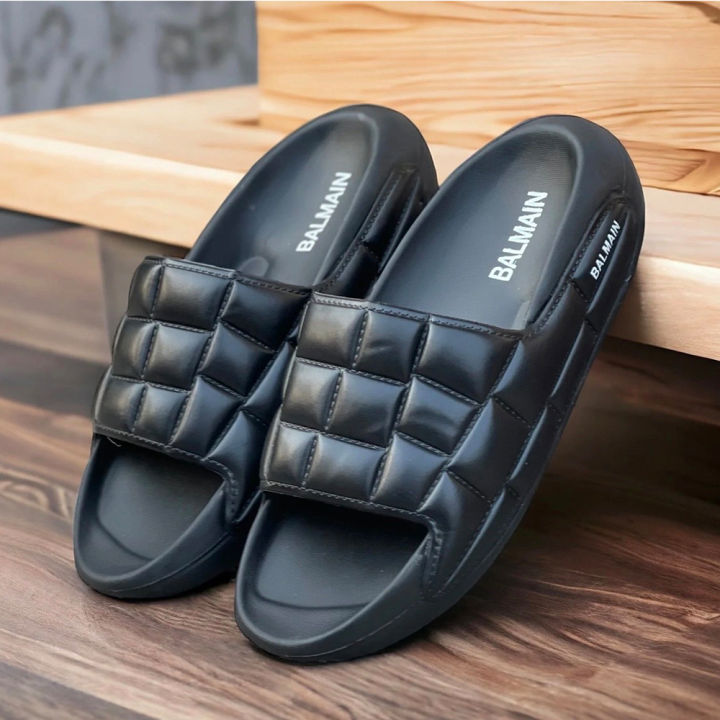Balmain Slippers 100% Comfortable & Vert Attractive Design And Colour Black & White Flip flop