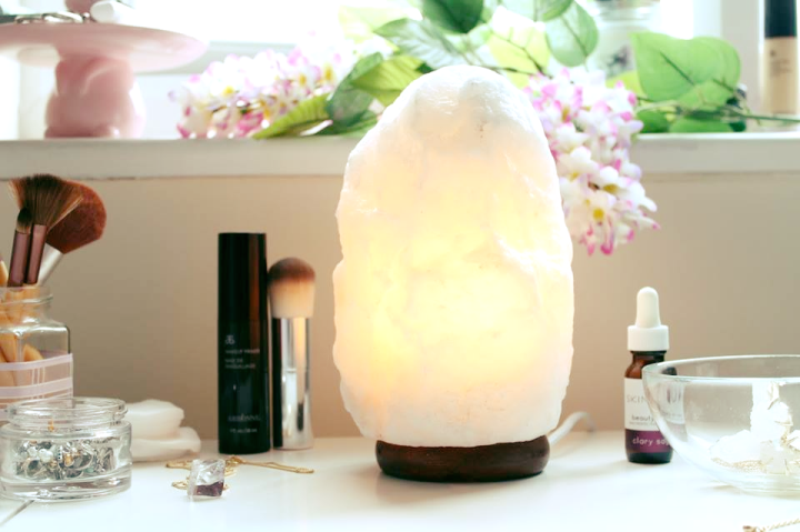 Himalayan Salt Aroma Diffuser Lamp with Polished Neem Wooden Base & 15-watt Bulb, UL-Certified Switch/Dimmer Cord Wire.