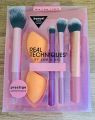 RealTechniques Everyday Essentials Makeup Brush Set with 6 Pieces for foundation, eyeshadow, brush, and concealer and 2 sponge blenders.. 