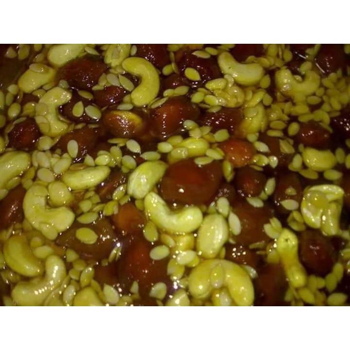 Plum Chatni Aalu Bukhara ki Chatni with Kajoo Melon Seeds Mix - 1 KG - 100% Original Shikarpuri Achar - Home Made Shikarpuri Pickles and Chatni