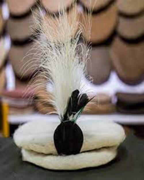 Traditional Gilgiti cap with Shaati Feather, Grooms cap of Gilgit Baltistan | Gilgiti Cap With Feather (Pakul) | Hunza Cap | 100% Pure Wool - Handmade