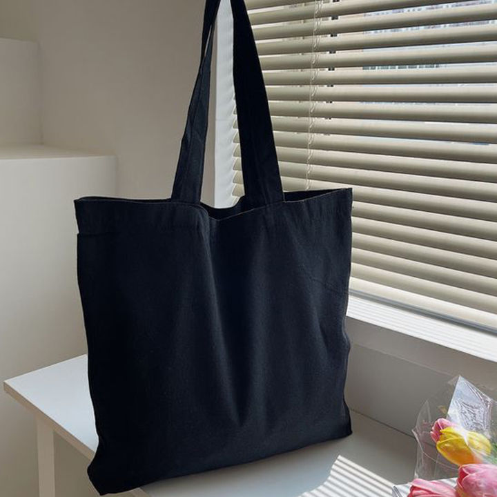 Minimal%20Tote%20Bags%20Black%20and%20Beige%20Color%20For%20Daily%20Use%20-%20Image%205