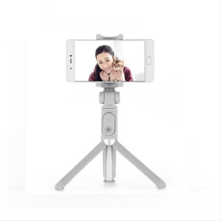 Mi%20Selfie%20Stick%20Tripod%20-%20All-in-one%20selfie%20stick%20-%20Image%203