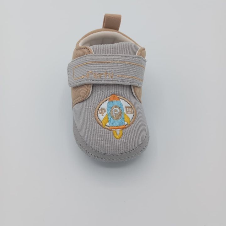 Baby%20Soft%20Cloth%20Shoes%20with%20Rocket%20Embroidery%20%E2%80%93%20Anti-Slip,%20Comfortable,%20Velcro%20Strap%20-%20Image%203