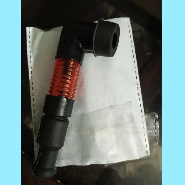 Plug%20cap%20with%20light%20for%20bikes/Lighted%20plug%20adapter%20for%20bike/Red%20lighted%20spark%20Plug%20holder%20-%20Image%203