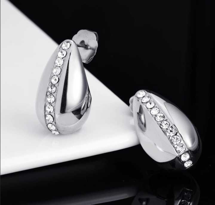 Crystal%20Tear%20Drop%20Earrings%20TDE-116%20Glossy%20Shine%20Earrings%20for%20Girls%20/%20Women%20/%20Ladies,%20Chunky%20Dome,%20Water%20Drop,%20Hallow%20Stud%20with%20Rhinestone,%20Plastic%20Electroplated%20Artificial%20Jewelry%20-%20Image%208