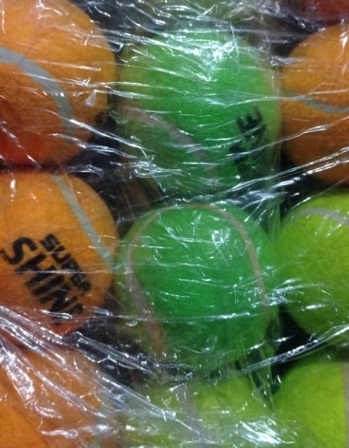 Tennis%20ball%20ND%20cricket%20ball%20-%20Image%202