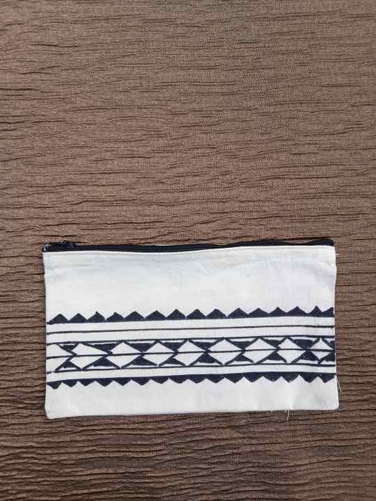 Easy%20Carry%20Customized%20Floral%20Handmade%20Pencil%20Case%20Geometry%20Pouch%20%20for%20School%20&%20University%20Girls%20%20Cloud%20Denim%20-%20Mini%20Pouch%20Pencil%20Case%20-%20Image%206