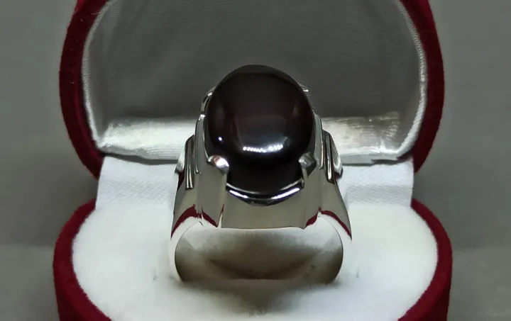 Natural%20Unheated%20Untreated%20Blood%20Red%20Aqeeq%20Mens%20Ring%20Sterling%20Silver%20925%20Deep%20Red%20Agate%20Ring%20Handmade%20Carnelian%20Ring%20Pure%20Chandi%20Ring%20Hakik%20Ring%20Akik%20Ring%20Aqiq%20Ring%20Shifat%20Al%20Abad%20Ring%20-%20Image%204