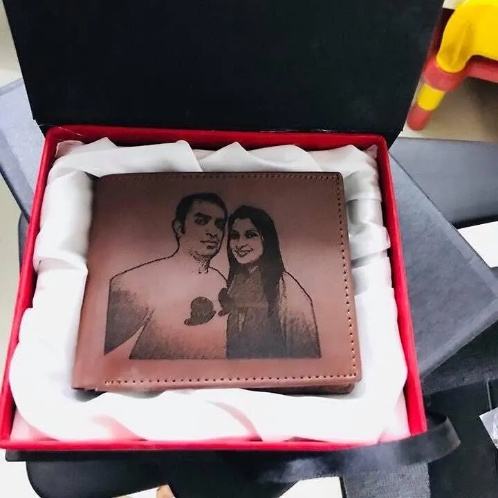 Customised%20name%20and%20picture%20engraved%20wallet%20and%20keychain%20gift%20-%20Image%204