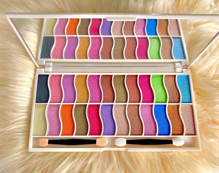 TV%20Parlour%20Pro%20Regeneration%20Makeup%20Palette%20%E2%80%93%2024%20%20Highly%20Pigmented%20Shades%20%7C%20Long%20Lasting%20%7C%20Professional%20Glam%20Look%20-%20Image%202