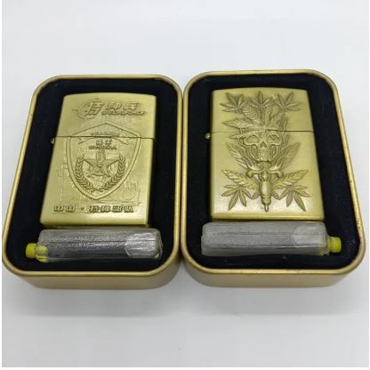Zippo%20Premium%20Quality%20Lighter%20with%20Fuel%20-%20Image%203