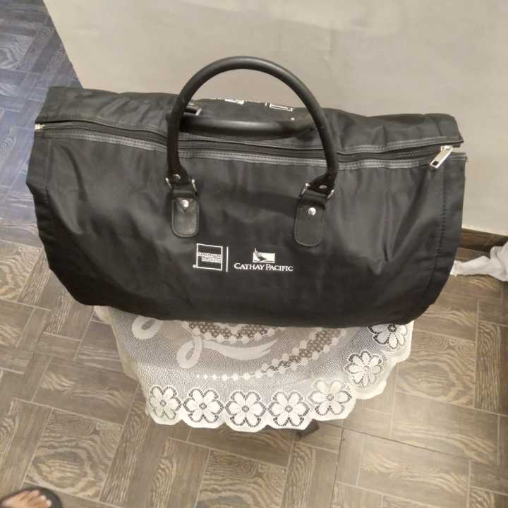 Travelling%20Bag%20with%20Shoulder%20Strap%20%20%20Garment%20Duffel%20Bag%20for%20Men%20Women%20-%202%20in%201%20Hanging%20Suitcase%20Suit%20Travel%20Bags%20,%20made%20in%20USA%20-%20Image%2010