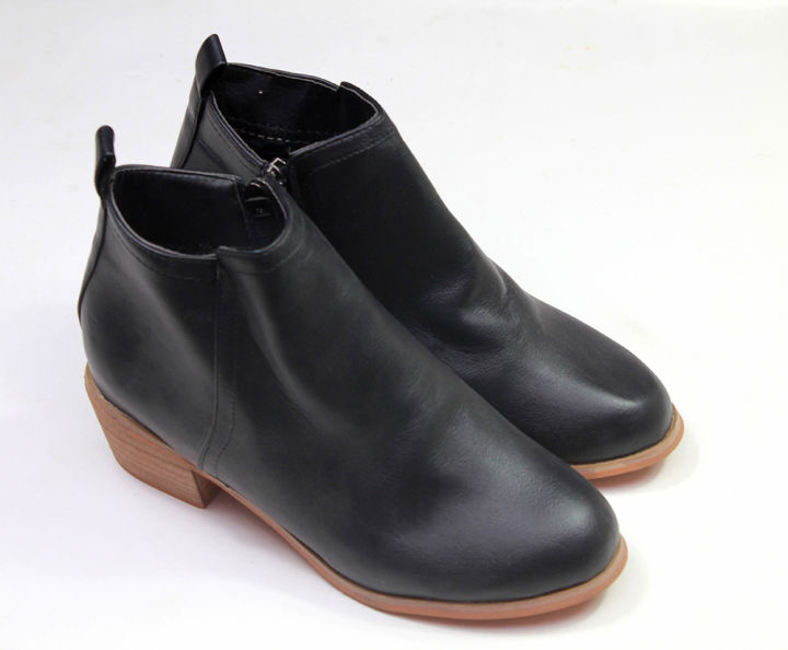 leather%20shoes%20Stylish%20boot%20for%20girls%20women%20Black%20-%20Image%202