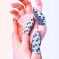 1Pair FS02 Mobile Phone PUBGs Game Glove Finger Sleeve Sweatproof Breathable Fingertips Anti-slip Ultra-thin Silver Fiber Finger. 