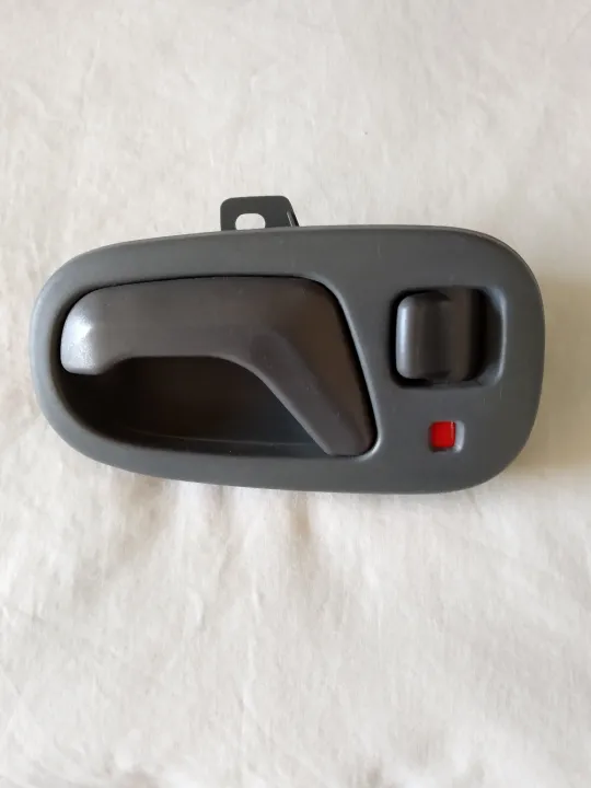 Inner%20Door%20Handle%20Suzuki%20Cultus%20VXR/EFI%20(old%20models)%20-%20Image%203