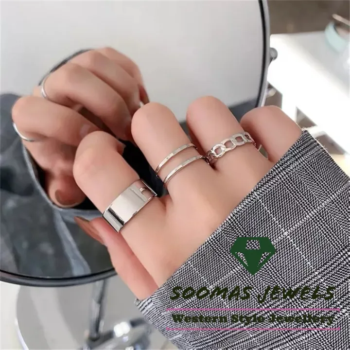 Stylish%20Pack%20of%203%20Rings%20For%20Girls%20Birthday%20Gift%20Punk%20Cool%20Hip%20Pop%20Rings%20Size%20Adjustable%20Alloy%20Rotate%20Ring%20For%20Women%20Party%20Gift%20Black%20Rings%20For%20Girls%20Soomas%20Jewels%20Rings%20-%20Image%204