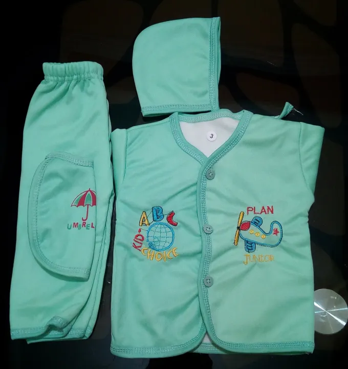 Pack%20Of%204%20Pcs%20Newborn%20Baby%20Suit%20Gift%20set%20New%20Born%20Baby%20Girl%20Boy%20Clothes%20Shirt,%20Pant,%20Bib%20and%20cap%20Infant%20Warm%20Winter%20Suits%20Dresses%20Unisex%20NewBorn%20Garam%20Clothes%20Size%200-3%20Months%20-%20Image%207