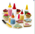 Wilko Cookie & Cupcake Decorating Kit 18 Pieces Cake Set with Free Pack of Doylies (Product of UK). 
