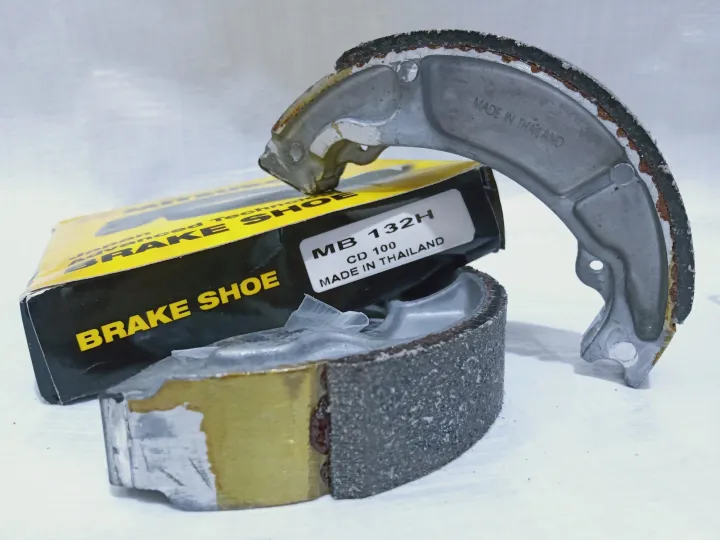BRAKE%20SHOE%20MITSUBOSHI%20MB132%20FOR%20DELUXE%20,%20PRIDOR%20&%20HONDA%20CG125%20FOR%20FRONT%20WHEEL%20(2006-TILL%20NOW)%20-%20Image%205
