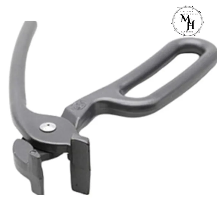 Pizza%20Pan%20Gripper%20Black%20Colour%20-%20Heavy%20Duty%20Cast%20Aluminum%20Anti-Scald%20Baking%20Pan%20Gripper%20for%20Deep%20Pizza%20Pans,%20Strong%20Clamp%20Holder%20for%20Hot%20Dish,%20Plate,%20Bowl,%20and%20Pizza%20Oven%20-%20Image%205