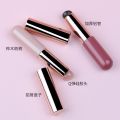 The mini silicone lip brush is a single makeup brush for carrying a nail cover, a finger brush, a lipstick, a smudge brush, and a lip moisturizer. 