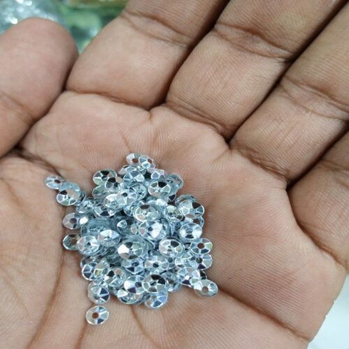 Silver colour 4mm size french cut/plate catori sequence/sitara for sale in very reasonable price