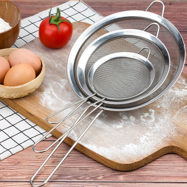 Pack%20of%203%20-%20Steel%20Mesh%20Tea%20Strainer%20-%20Silver%20-%20Image%202