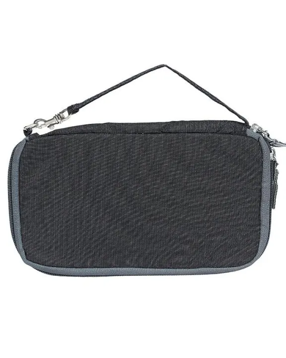 Accessories%20Passport%20Holder%20-%20Black%20-%20Image%203