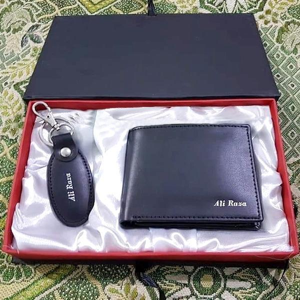 Genuine%20Leather%20Customized%20Name%20Wallet%20and%20Keychain%20Gift%20Set%20-%20Image%203