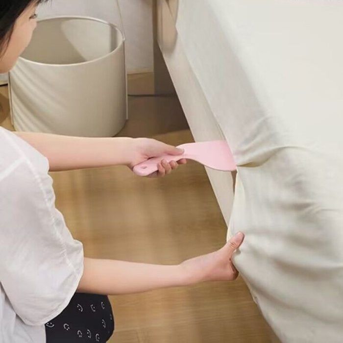 Bed Sheet Tucker Tool to Make Your Bed Easier Bed Maker Durable Tool to Keep Sheets in Place Protect Your Back Nails