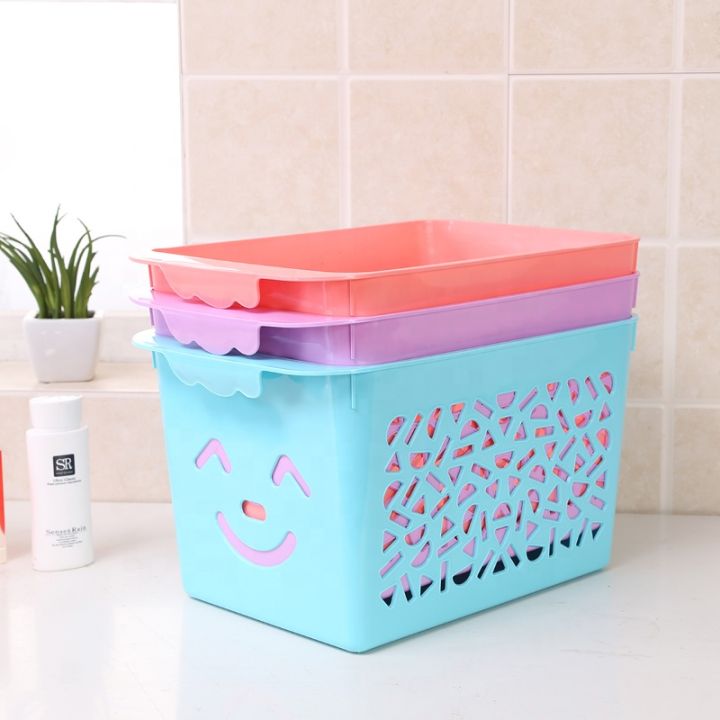 Multipurpose%20Storage%20Plastic%20Fruit%20Basket,%20Rectangular%20Plastic%20Storage%20Basket%20with%20Handle%20-%20Image%205