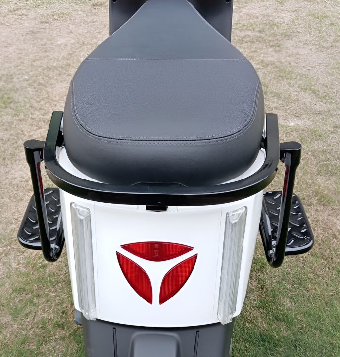 One%20Pair%20(2-Pieces)%20of%20Pillion%20Rider%20Footrest%20/%20Rear%20Passenger%20Ladies%20Foot%20Rest%20for%20Relaxed%20Seating%20/%20Pichlah%20Paidan%20;%20METRO%20YADEA%20E8S%20Pro%20Electric%20Scooter%20/%20E-Bike,%20Black%20-%20Image%208