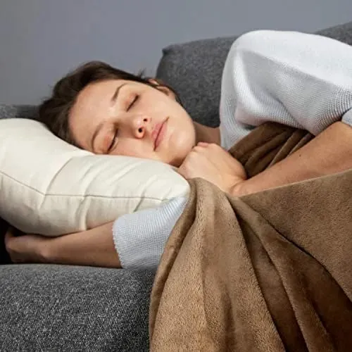 AC%20Supersoft%20Fleece%20Winter%20Blanket%20%E2%80%93%20King%20Size%20%7C%20Ultra%20Soft%20&%20Warm%20Bed%20Blanket%20for%20Hot%20&%20Cold%20Weather%20-%20Image%203